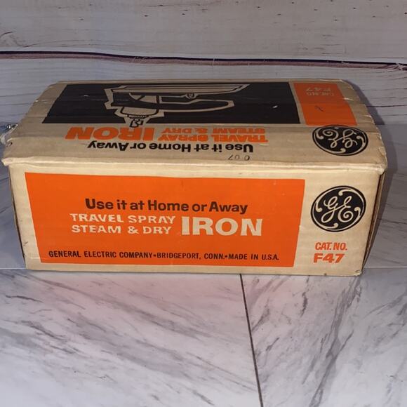 GE Travel Spray Steam & Dry Vintage Iron F47 - Picture 4 of 14